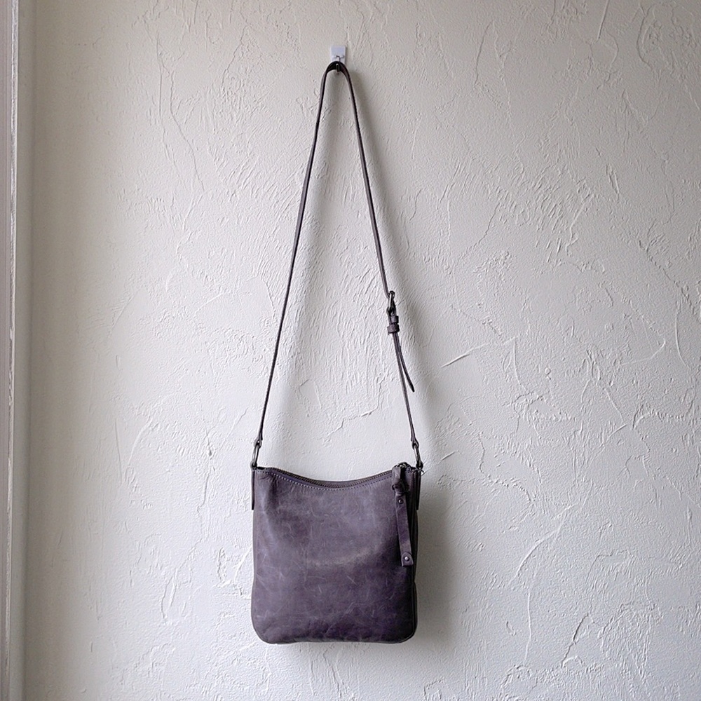 💜 Frye - Melissa Swing Pack Zip Crossbody Bag in Color Amethyst - Picture 6 of 16